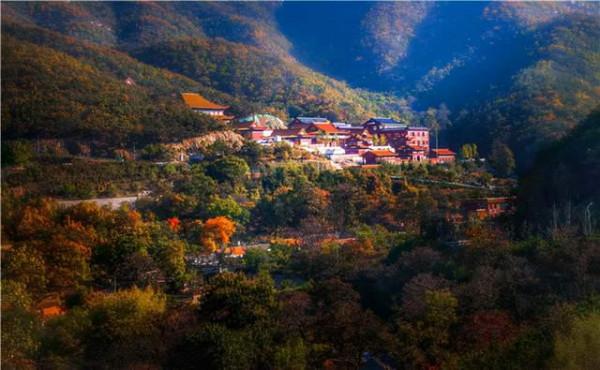 遠山溪流、古色建築、天然山貨……裡口山美得讓人心動