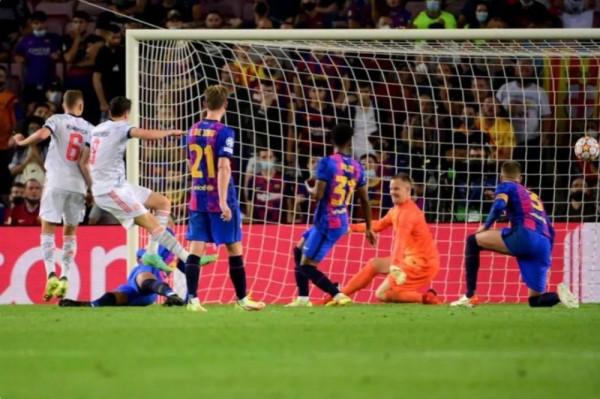 科曼看走眼!力挺之人又拖垮巴薩 賽後遭布斯克茨公開抱怨 科曼看走眼!力挺之人又拖垮巴薩 賽後遭布斯克茨公開抱怨