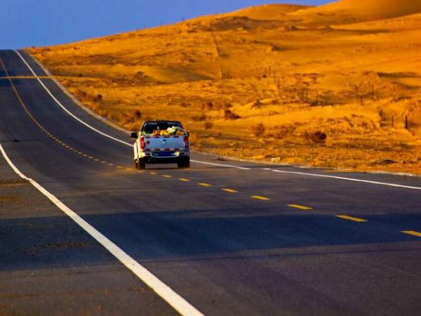 中國最適合自駕遊的十條絕美公路,避開人潮去兜兜風吧 中國最適合自駕遊的十條絕美公路,避開人潮去兜兜風吧