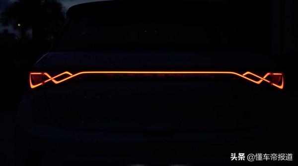 新車 | 吸引年輕人不止靠“萌系設計”，試駕比亞迪海豚時尚版