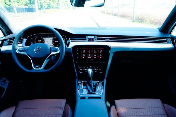 動力和底盤更適應國內需求 數字互動更完善 進口大眾2021款蔚攬試駕