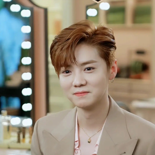 空氣裡有酵母？九億少女的夢變油膩，頂流鹿晗都難逃發福