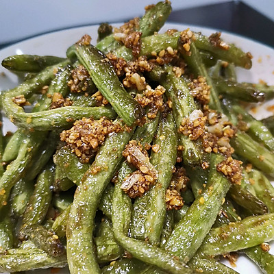 懶人最愛的乾煸四季豆，因為它我都愛上做飯了