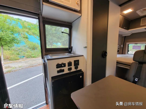 新款福特Pro房車來了,配2.2T柴油動力自動擋,6座設計廁所能變大 新款福特Pro房車來了,配2.2T柴油動力自動擋,6座設計廁所能變大