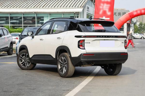 想花10萬左右買省油SUV，繞不開這三款，均配主動剎車，全景天窗