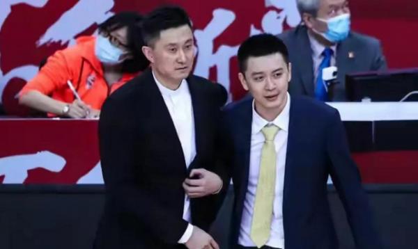 半決賽當訓練賽！廣東替補狂拿63分，杜鋒“一拖四”戰術太歡樂