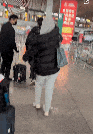 張子楓多次暗秀恩愛&excl;男方機場黑臉&comma;國民妹妹和塌房愛豆戀愛口碑跌