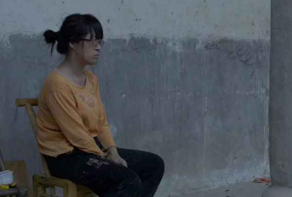 又一次證明實力！餘秀華在路邊的即興之作，網友：我承認我破防了