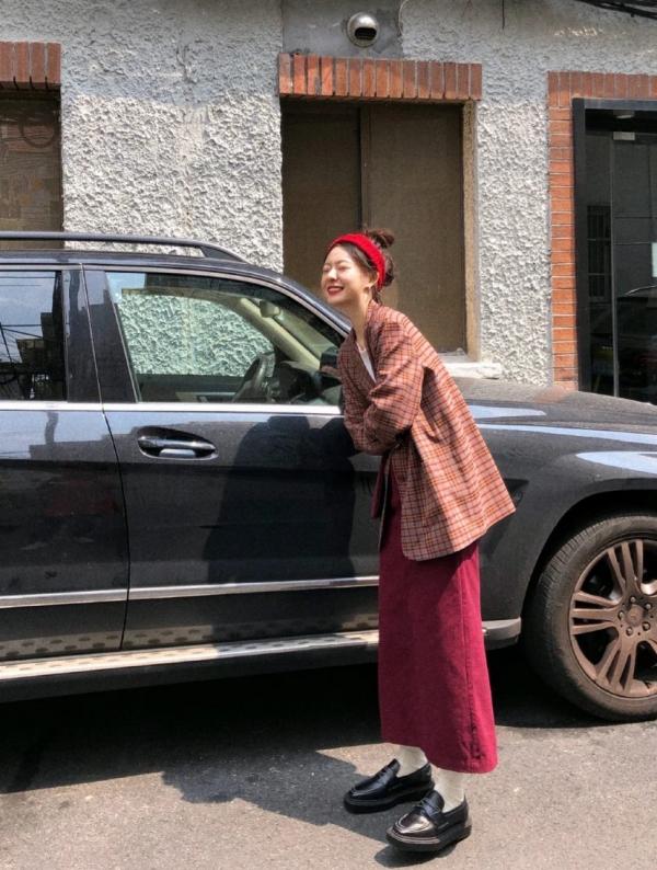 別再披頭散髮了！這4款髮型又美又顯臉小