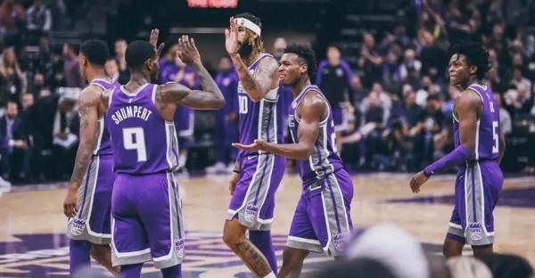 國王隊為什麼這麼爛？上次進季後賽時還沒iPhone手機