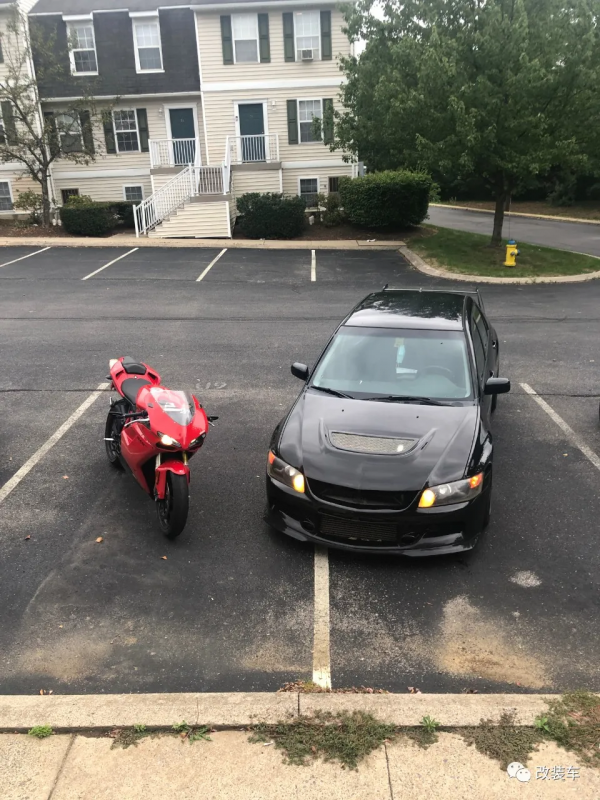 珍獸般的黑武士寶馬1M,開慣了500馬力本田S2000也不一定能駕馭 珍獸般的黑武士寶馬1M,開慣了500馬力本田S2000也不一定能駕馭