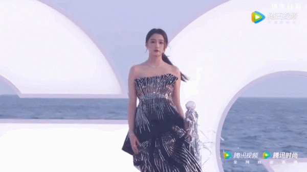 誰來救救關曉彤