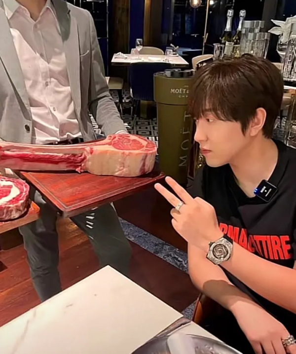 吃播屆上海李敏鎬分鎬——白冰來了