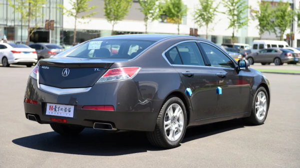 誰說我是雅閣王?超稀有3.5L自吸V6謳歌TL 誰說我是雅閣王?超稀有3.5L自吸V6謳歌TL