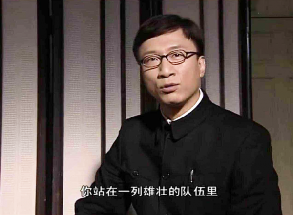 把《懸崖》和《潛伏》放在一起看，兩部諜戰劇的差距，就出來了