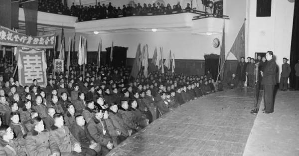 幼年喪父，中年喪夫，老年喪子…