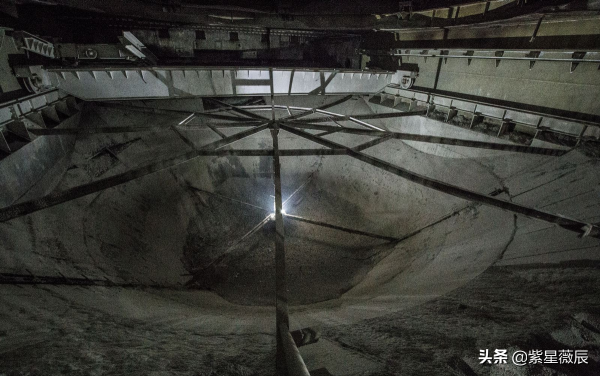 主席總理商定神秘工程，6萬人耗時17年，即將完工接到指令：停建