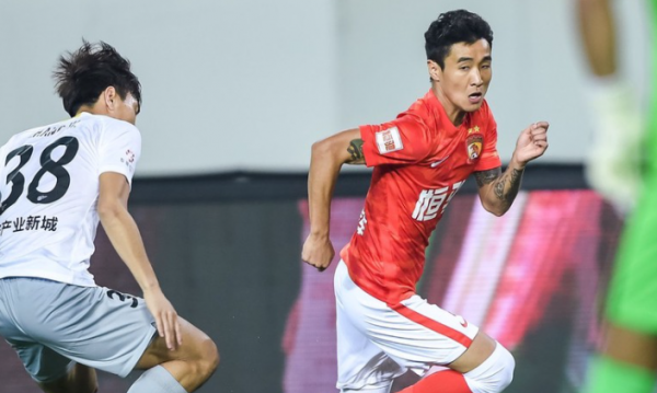 中超最新排名！泰山絕殺國安領跑，鄭智難求一勝，滄州爆發內訌