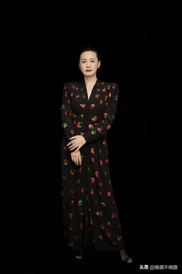 腿粗、胯寬女人，別“塞褲腰”了！學學詠梅的藏肉穿法，真實用