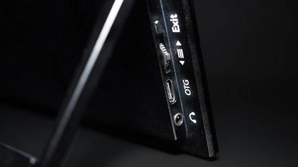 獨特的設計與取捨 - EiMiO內建電池便攜顯示器 M15B