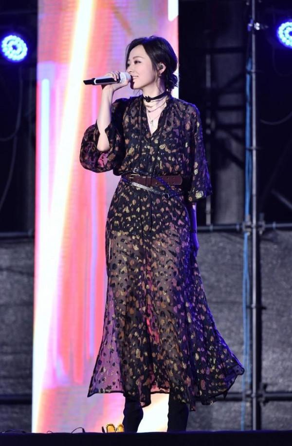 張靚穎高畫質寫真曝光,妝容精緻唯美,身材和顏值實力擔當 張靚穎高畫質寫真曝光,妝容精緻唯美,身材和顏值實力擔當