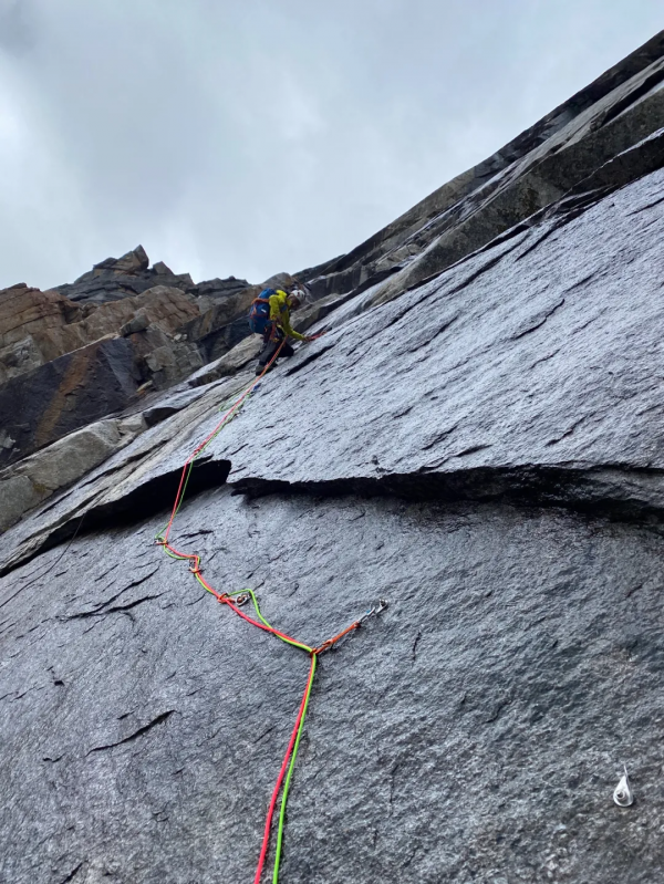 遊記 | 自由扶梯上,你自在如風——挑戰婆繆峰始末 遊記 | 自由扶梯上,你自在如風——挑戰婆繆峰始末