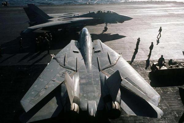 領略這款過氣戰機的肌肉感