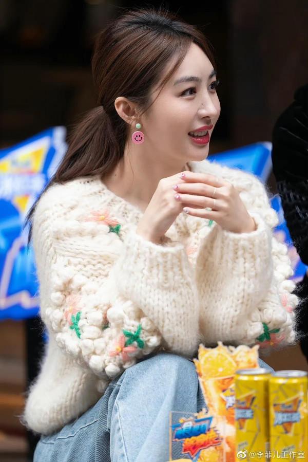 李菲兒的顏值真的越來越高，精緻美麗