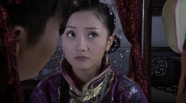 大家閨秀剛被選上皇妃，大清朝就亡了，最後被軍閥搶走，國產片