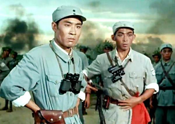 他是《打擊侵略者》副團長崔凱、《東進序曲》團長鄧斌，還記得嗎