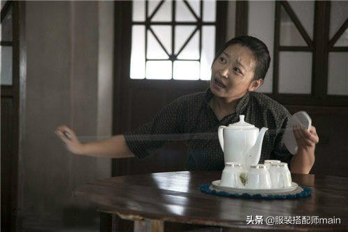 戲裡她是農婦王秀娥，戲外在中戲當老師，教出的學生都是演技派