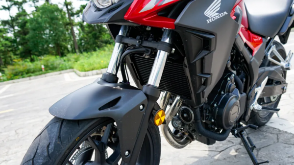 國產化,但依然很本田-CB400X靜態測評 國產化,但依然很本田-CB400X靜態測評