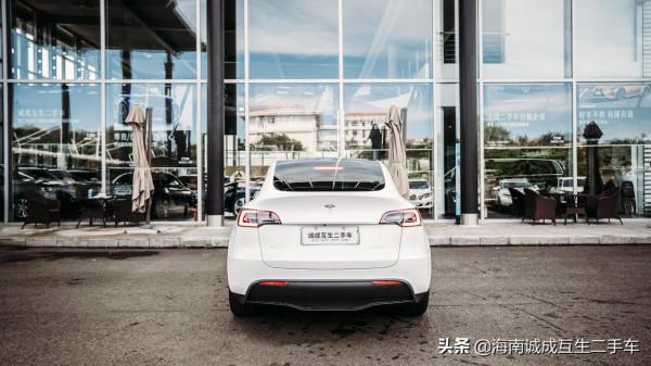 別說不告訴你？真香警告再度來襲！手慢要拍大腿「特斯拉Model Y 」