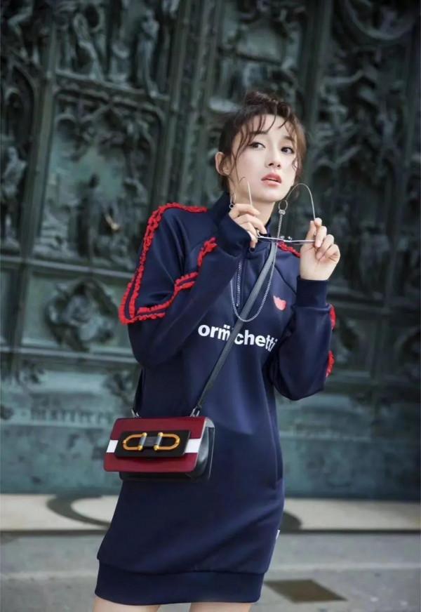 李斯抱怨拘秦桎，若將玉骨冰姿比，寧堪作吏風塵下