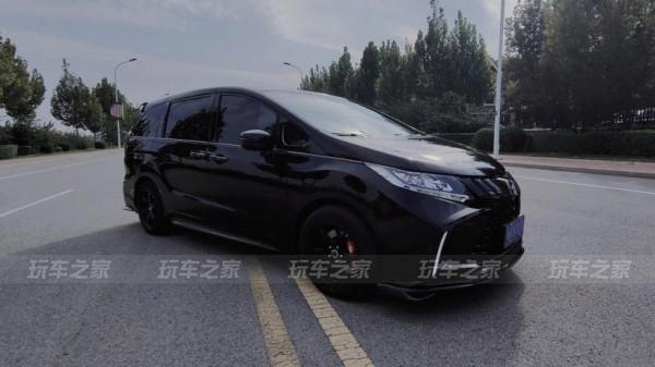 當奶爸後提本田奧德賽 改裝成黑武士風格後帥氣十足