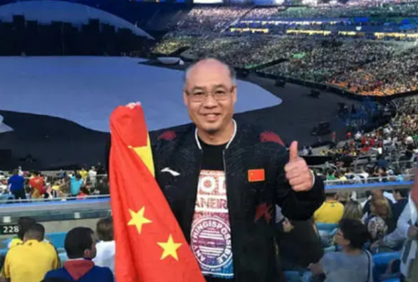 &OpenCurlyDoubleQuote;體操王子&rdquo;李寧身價百億，58歲頭髮脫落，59歲妻子仍風韻猶存