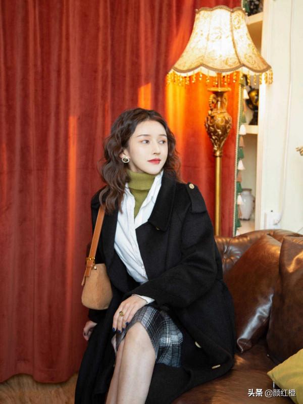 秋天火了一種單品,叫“呢子裙”,時髦百搭又溫柔,日常不挑人 秋天火了一種單品,叫“呢子裙”,時髦百搭又溫柔,日常不挑人