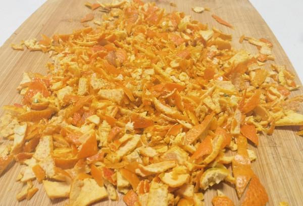 桔子皮這樣用,不但花草長得旺盛,而且還能減少病蟲害的發生 桔子皮這樣用,不但花草長得旺盛,而且還能減少病蟲害的發生