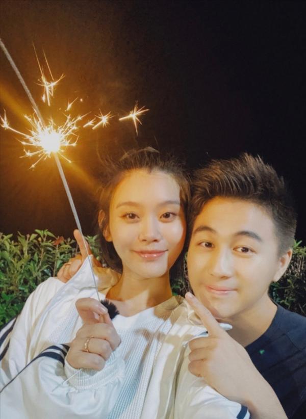 闊太奚夢瑤早期照片曝光，國際超模臉稜角分明，瘦骨嶙峋成紙片人