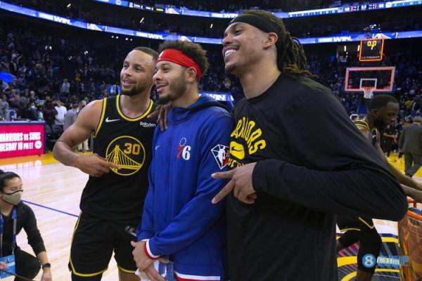 庫裡曬與弟弟&amp;妹夫合照：家庭的事情！感恩節快樂