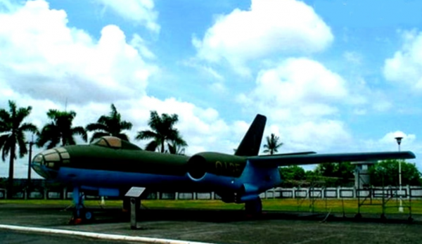 1965年,李顯斌駕機叛逃,得280萬獎金,26年後回鄉探親被捕 1965年,李顯斌駕機叛逃,得280萬獎金,26年後回鄉探親被捕