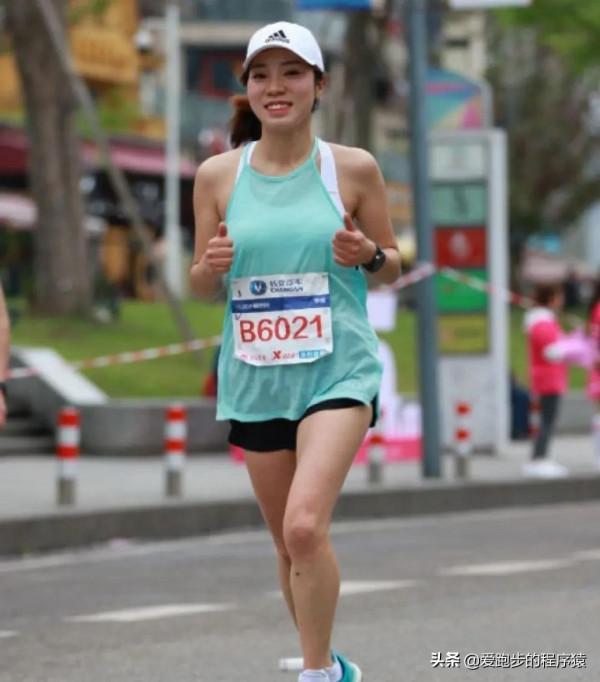 晨跑者的“煩惱”:灑水車是“夢魘” 晨跑者的“煩惱”:灑水車是“夢魘”