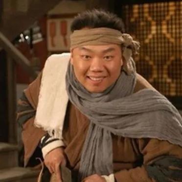 《假日暖洋洋2》搞笑三人組