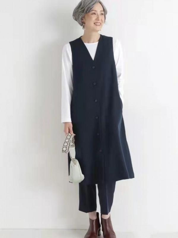 女人過了60歲，冬季會打扮不顯老，掌握這四點時尚優雅又顯氣質