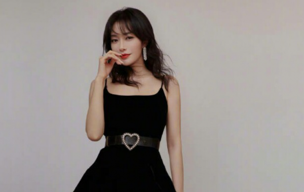 同樣是應對催婚，迪麗熱巴可愛接地氣，張娜拉想嫁中國男藝人？