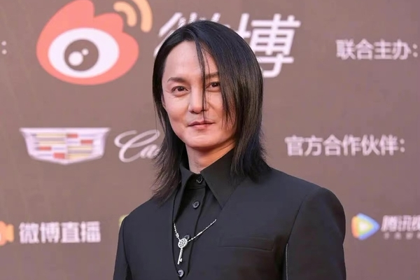 空氣裡有酵母？九億少女的夢變油膩，頂流鹿晗都難逃發福