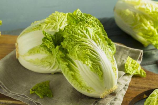 女性常吃白菜會加重面部斑點？醫生：想要祛斑，建議遠離3種蔬菜