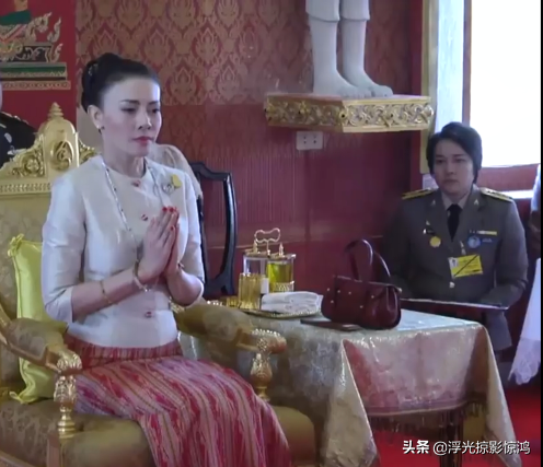 曼美庫行宮見證西拉米起伏，生娃後首度在此亮相，復出定居於此