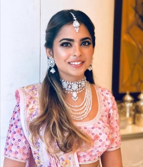 首富千金伊莎:父親擠下馬雲成亞洲首富,結婚時狠砸7億與民同樂 首富千金伊莎:父親擠下馬雲成亞洲首富,結婚時狠砸7億與民同樂