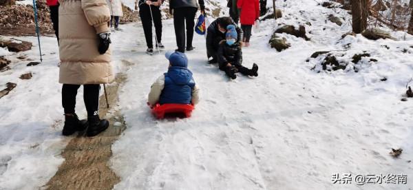 溜娃滑雪看冰瀑！西岔溝封了，去旁邊這個PIAPIA冰瀑，1小時路程
